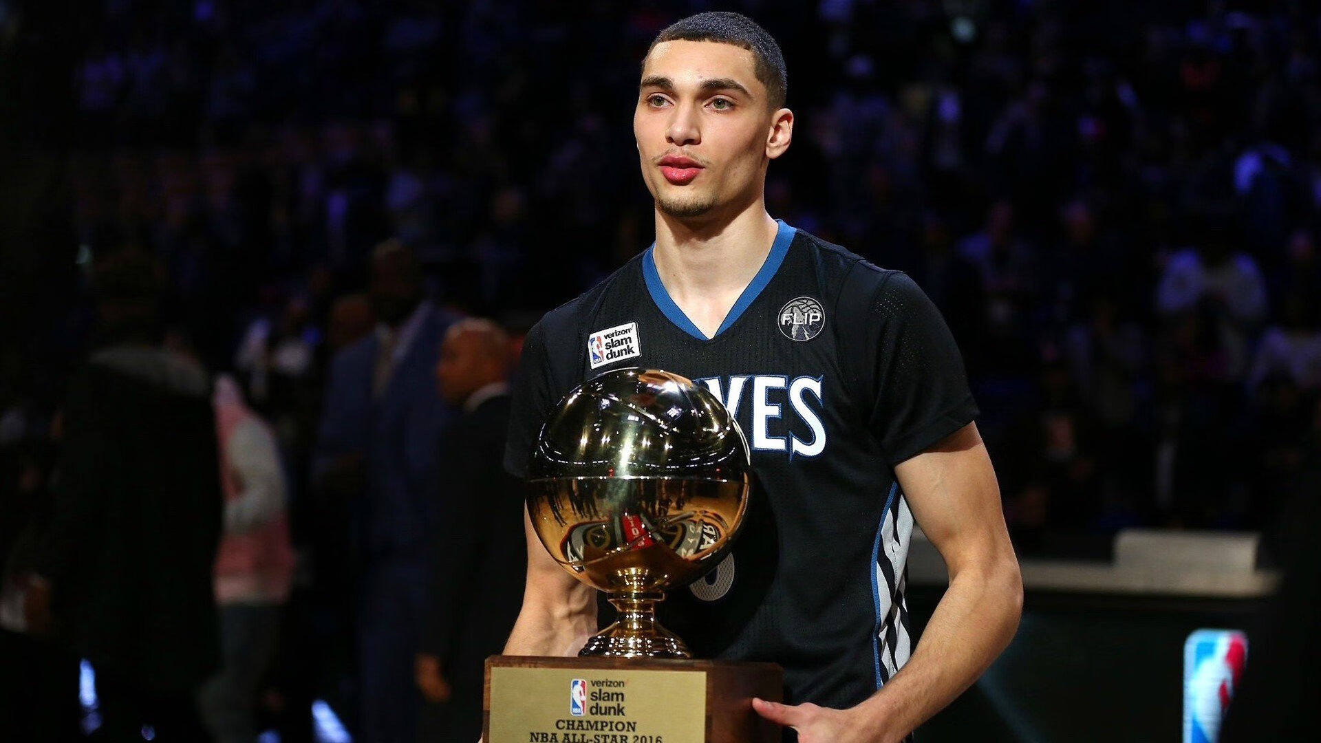 爱游戏中国-【全景直播】利用VR技术体验入场感受，vr实景体验